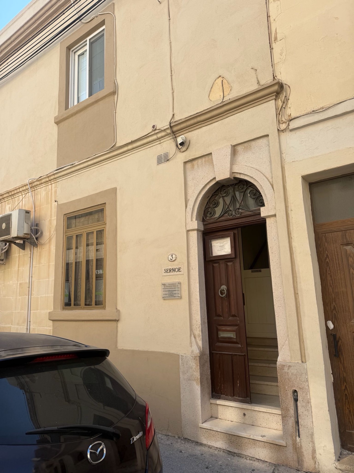 Office at 3 Sernoe, Triq il-Kappillan Valletta, Ħamrun